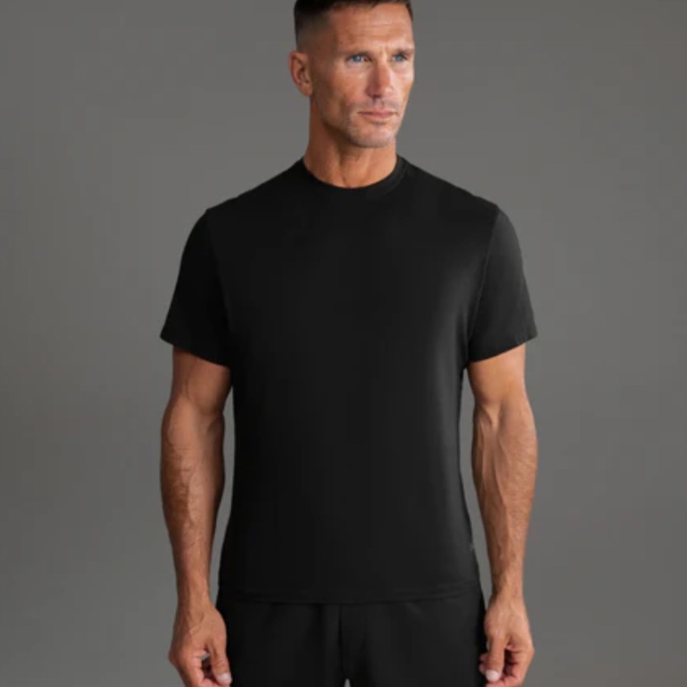 SENE Men's Black T-Shirt